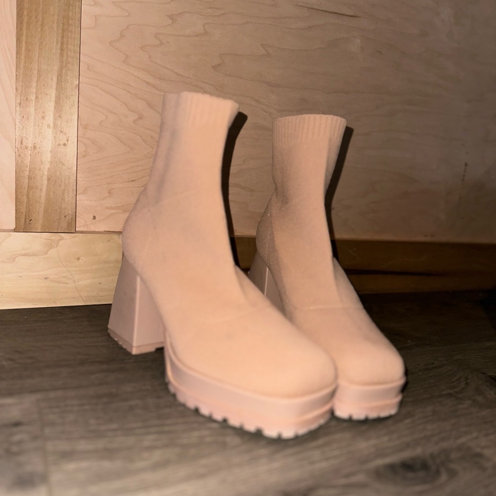 Beige Solid Color, Square Toe, Retro Block Heel Platform - Picture 4 of 7